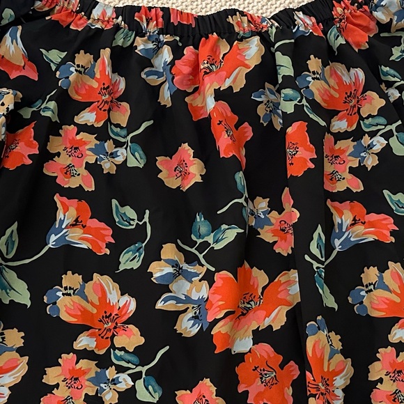 Off the shoulder floral top - Picture 3 of 4